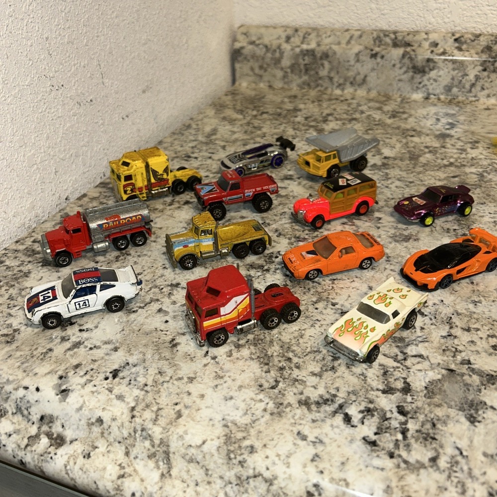 Vintage Hot Wheels & Matchbox Cars Lot California Custom Thunder Roller C2